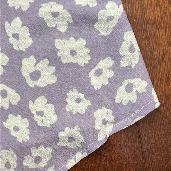 Princess Polly Lavender Floral A-Line Skirt with Cute Button Detail, Size 0 - Picture 9 of 12